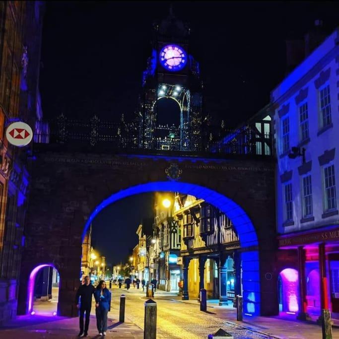 Spacious Duplex 2 Bed Apartment Central Location By Canal - Chester Uk Buitenkant foto